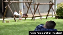 Ministria e Drejtësisë nuk dha përgjigje lidhur me numrin e përgjithshëm të fëmijëve pa përkujdesje prindërore.