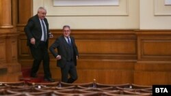 Председателстващият заседанието Йордан Цонев от ДПС