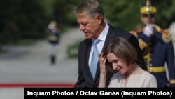 Клаус Йоханнис и Майя Санду во время ее визита в Бухарест.
