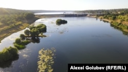 Nistrul în aval de Centrala Hidroelectrică de la Dubăsari