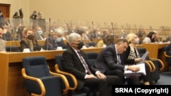 Lider HDZ-a BiH Dragan Čović, član Predsjedništva BiH iz reda srpskog naroda Milorad Dodik i predsjednica RS-a Željka Cvijanović na sjednici Skupštine RS-a, Banja Luka (1. februar 2022.)