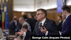 Ministrul Muncii, Marius Budăi, a reacționat târziu la ancheta Libertatea care arată că a sunat o colegă de partid noaptea. Liderul PSD, Marcel Ciolacu, a refuzat să condamne gestul ministrului.