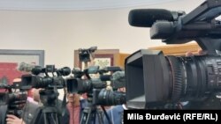 Ilustrativna fotografija. Rad elektronskih medija – televizijskih i radijskih kanala, internet izdanja medija, distributera kablovske, satelitske i televizije putem interneta – po zakonu kontroliše REM. 