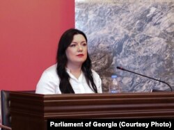 თინათინ ერქვანია