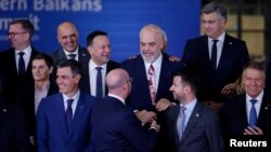 Premijerka Srbije Ana Brnabić sa liderima EU i zemalja Zapadnog Balkana na samitu u Briselu 13. decembra 2023.