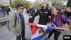 Някои от дошлите да попречат на акцията влязоха в пререкания с участниците