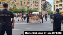 Архивска фотографија: Протест на независниот сидникат на управата за водење матични книги пред Министерството за правда