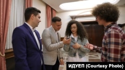 Дел од младинските претставници на ИДУЕП за време на посетата на Собранието, на 4-ти мај, 2022