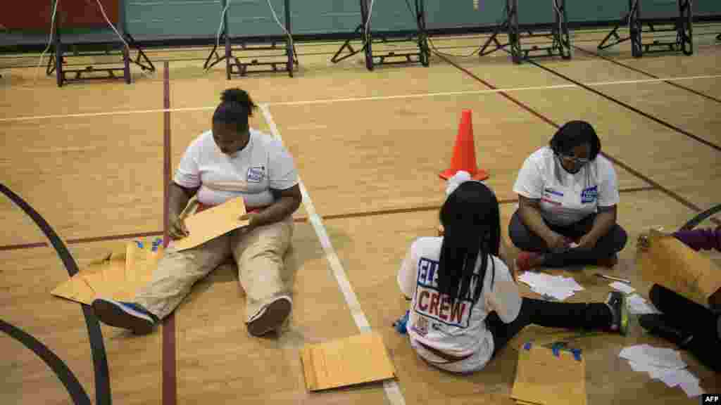 Pripreme za brojanje glasova u Columbusu (Ohio)