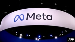 Logoul companiei amerciane Meta la târgul de tehnologie Vivatech, Paris, 22 mai 2024.