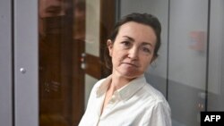 Novinarka Alsu Kurmaševa na sudskom ročištu u Kazanju, 1. aprila 2024.