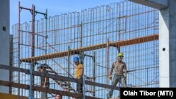 A debreceni ipari parkban építi gyártókapacitását bővítő gyárát a digitális mikroprocesszorokat összeállító svájci Sensirion AG 2020. október 10-én =(képünk illusztráció)