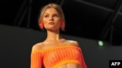 Показ колекцій жіночого вбрання у Мілані, 23 вересня 2011 року