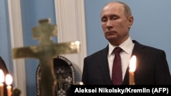 ვლადიმირ პუტინი ეკლესიაში