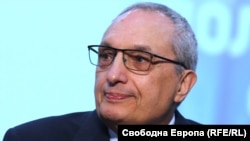 Иван Костов