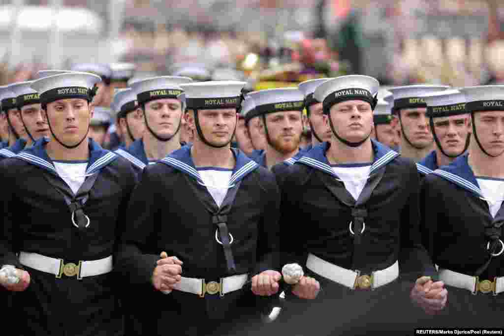 Članovi kraljevske mornarice tokom sprovoda.&nbsp;