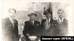 Айтматов в фотографиях его читателей 