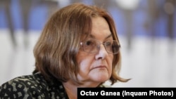 Profesoară de studii despre feminism, Mihaela Miroiu susține într-un interviu pentru Europa Liberă că românii nu au cultură civică și politică pentru a pune în practică egalitatea dintre femei și bărbați.