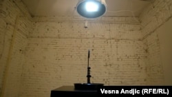 Skulptura od vojnog materijala