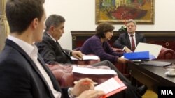 Претставници на Студентскиот и Професорскито Пленум на средба со Иванов.