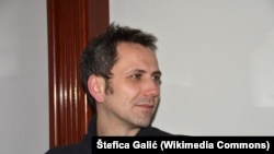 Oliver Frljić je jedan od umetnika koji se hrabro bavi temama iz skorije prošlosti