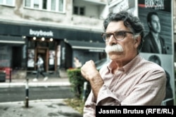 "Čitao sam Kur'an onako kako pisac čita druge predivne knjige, ne kao svetu knjigu, već kao fikciju."