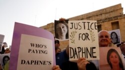 Michael Vella, otac ubijene novinarke tokom protesta ispred kancelarije premijera Josepha Muscata