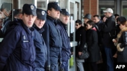 Sud na dan izricanja presude za ubistvo Brisa Tatona, 2011.