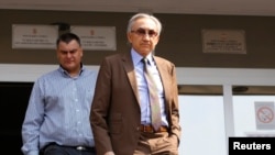 Miroslav Mišković ispred zgrade Specijalnog suda, Beograd