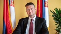 Arrestimi i zyrtarit serb: Çfarë dihet dhe çfarë mund të ndodhë me të?