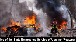 Pasojat e sulmit rus me raketa në Sumi të Ukrainës, 13 prill.