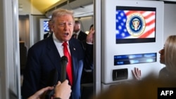 ԱՄՆ նախագահ Դոնալդ Թրամփը օդանավում զրուցում է լրագրողների հետ, Մերիլենդ, 31-ը հոկտեմբերի, 2025թ.