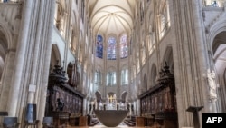 Катедралата отвътре, заснета на 29 ноември. Първите религиозни служби във възстановената "Нотр Дам" са насрочени за събота и неделя, 7 и 8 декември 2024 г.