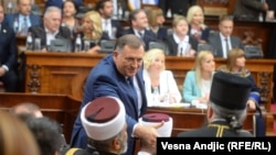 Milorad Dodik, Bosznia-Hercegovina elnökségének tagja Aleksandar Vučić szerb elnök beiktatásán Belgrádban 2022. május 31-én