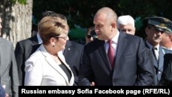 Посланичката на Русия Елеонора Митрофанова и президентът на България Румен Радев.