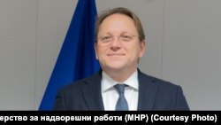 Еврокомесарот за соседство и проширување Оливер Вархеји