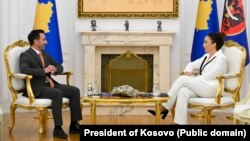 Kryetari i Kuvendit të Kosovës, Dimal Basha, gjatë takimit me presidenten e Kosovës, Vjosa Osmani. 1 shtator 2025. 