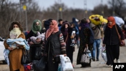 Migranti na putu ka turskoj granici