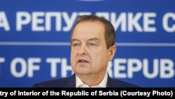 Ivica Dačić: Policajac će biti uhapšen kada bude bio dostupan policiji Srbije