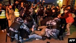 Objava djelimične mobilizacije krajem septembra u Rusiji je izazvala proteste na kojima je uhapšeno oko 2.000 građana. Protest u Moskvi 21.septembar 2022. Foto: Alexander Nemenov, AFP 