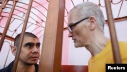  Vjekoslav Prebeg iz Hrvatske (lijevo) i Mathias Gustafsson iz Švedske na suđenju Donjecku, Ukrajina, 15. 8. 2022. 