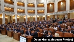 Legile Justiției au ieșit din Parlament pe 18 octombrie. Ele au fost promulgate pe 15 noiembrie după ce Curtea Comstituțională a respins criticile de neconstituționalitate în regim de urgență. 
