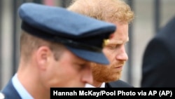 Moștenitorii Coroanei Marii Britanii s-au certat din cauza soției prințului Harry. 