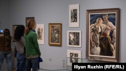 Вдясно - "Петкан и Цена" на Вера Лукова, 30-те/40-те години на ХХ в., маслени бои върху шперплат.