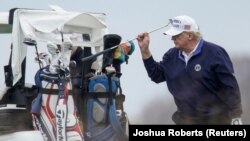 Trump na golf terenu u Virdžiniji, 15. novembar