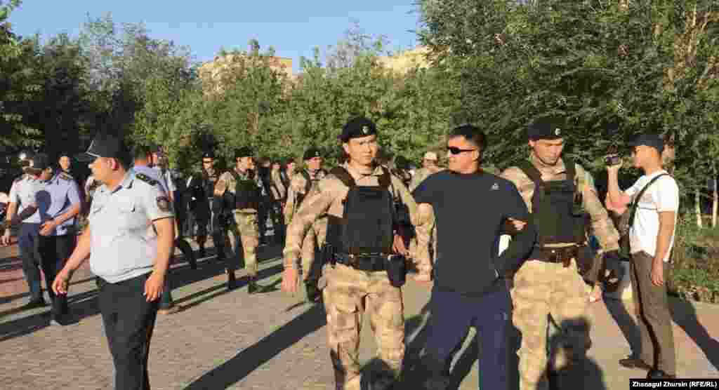 Задержание с участием спецподразделений в Актобе.