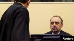 Goran Hadžić u sudnici Haškog tribunala
