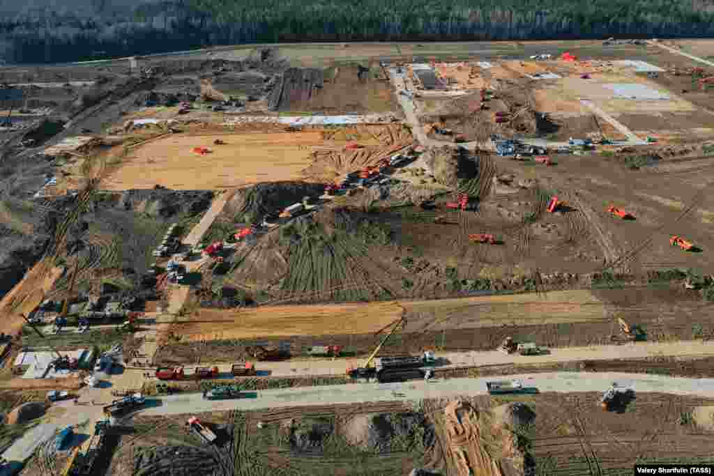 Još jedan pogled iz vazduha na područje gradilišta.