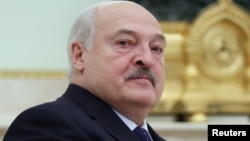 «Предложения Дональда Трампа в этом плане я абсолютно оцениваю нормально. Но должны быть учтены и наши интересы», – заявил Лукашенко
---