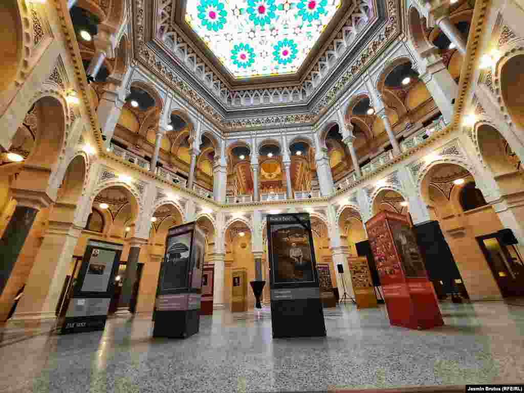 Izložba &quot;Žive smo&quot; otvorena je u sarajevskoj Vijećnici 8. decembra 2020.&nbsp;